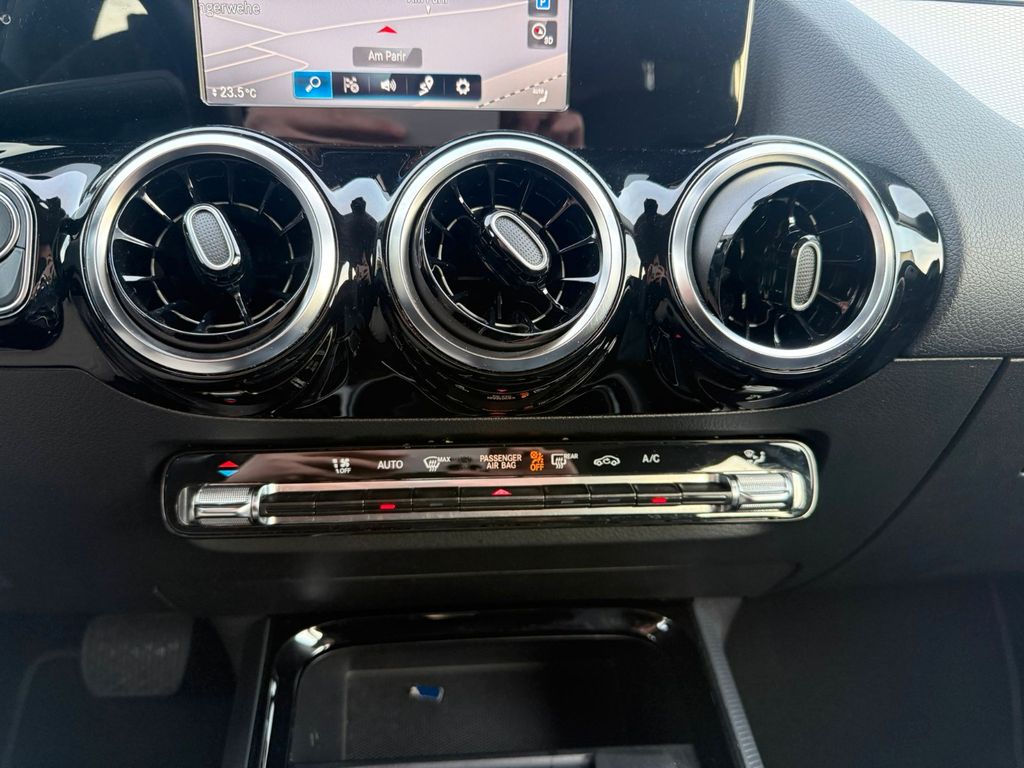 Mercedes-Benz GLA 200 2023