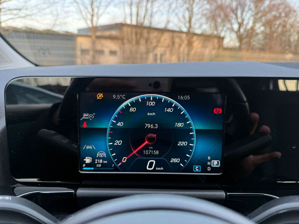 Mercedes-Benz GLA 200 2023