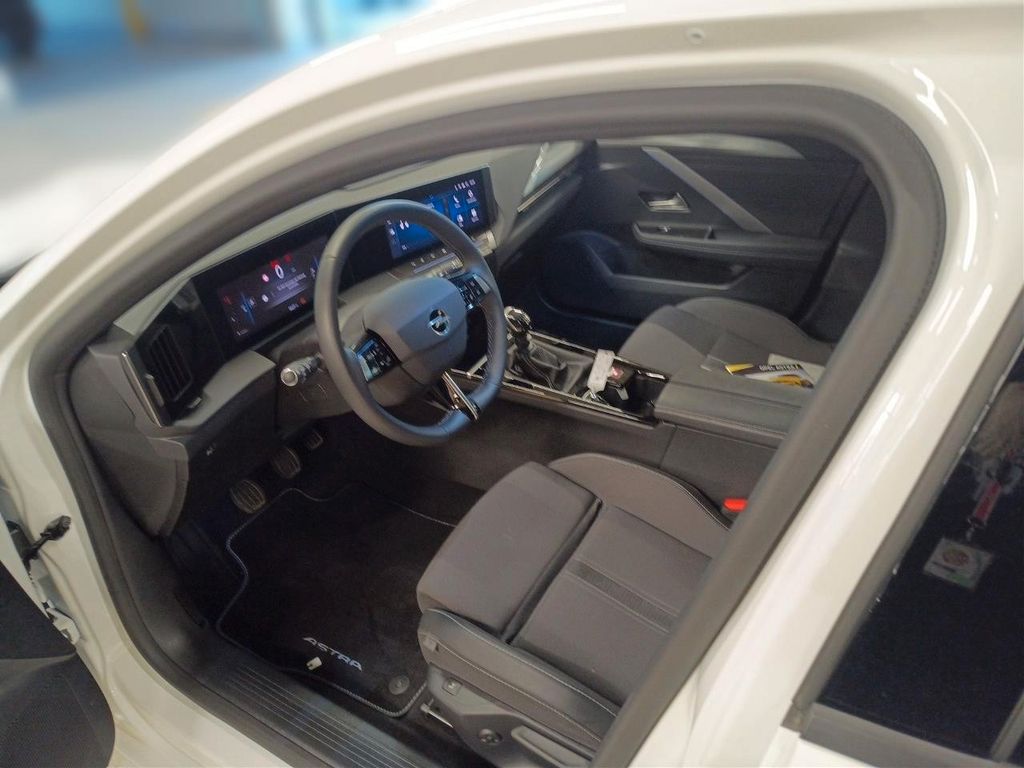 Opel Astra 2024
