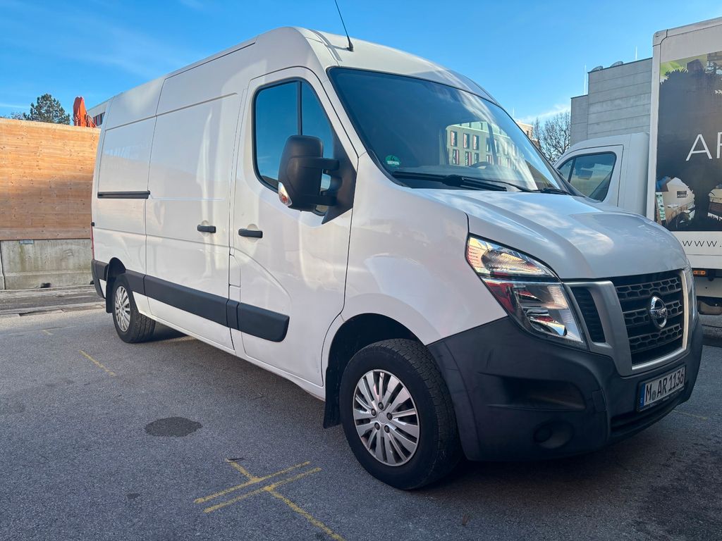 Nissan NV400 2017