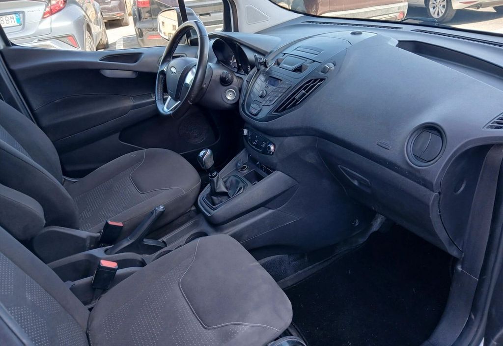 Ford Transit Courier 2021