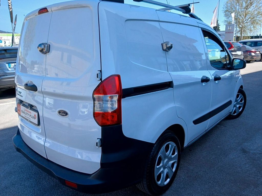 Ford Transit Courier 2021