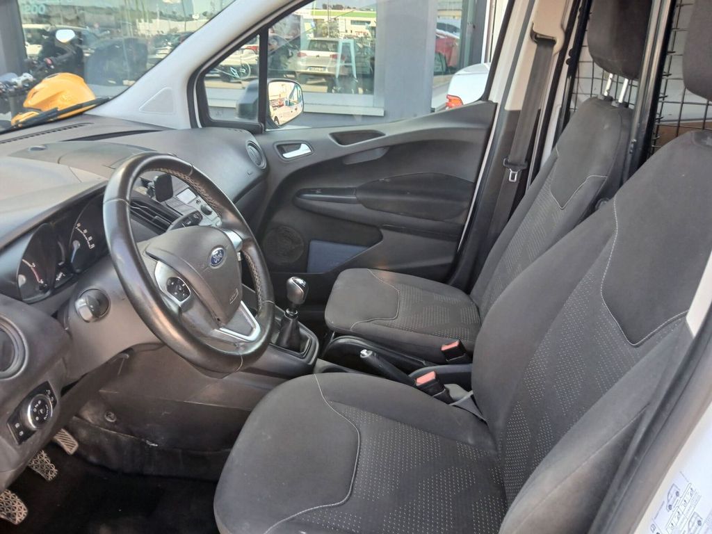 Ford Transit Courier 2021