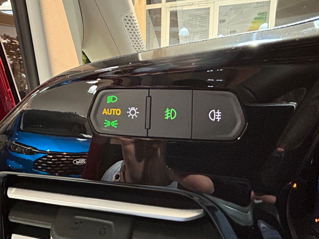 Ford Grand Tourneo 2025