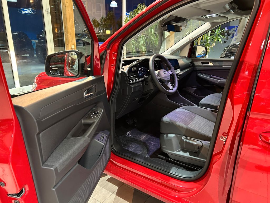 Ford Grand Tourneo 2025