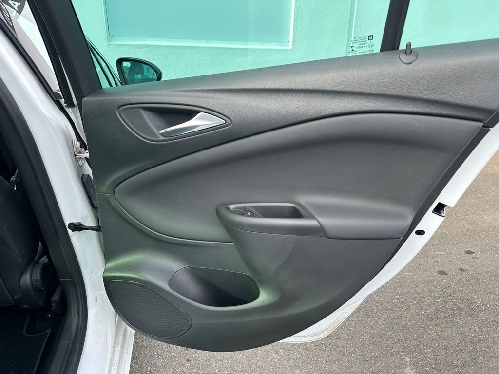 Opel Astra 2021
