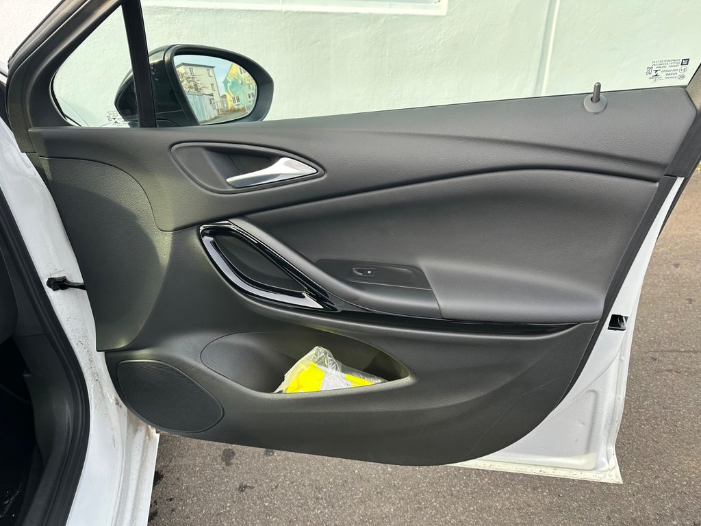 Opel Astra 2021