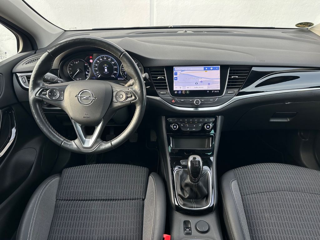 Opel Astra 2021