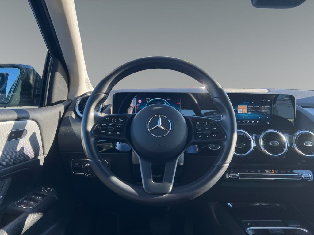 Mercedes-Benz B 200 2022