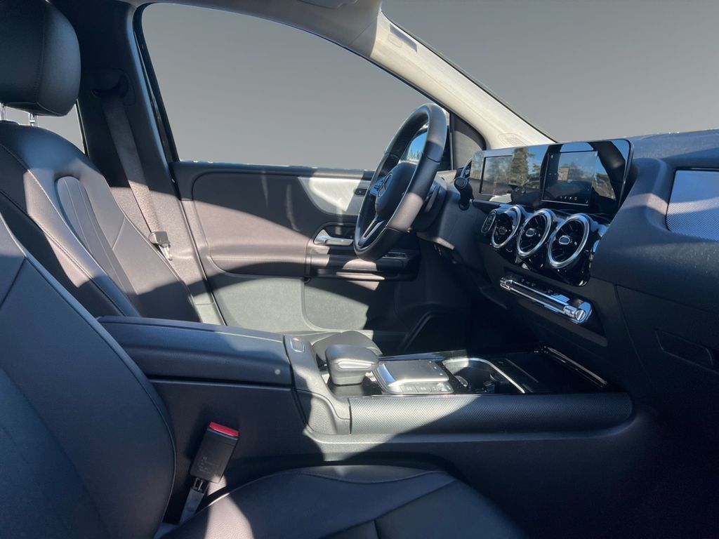 Mercedes-Benz B 200 2022