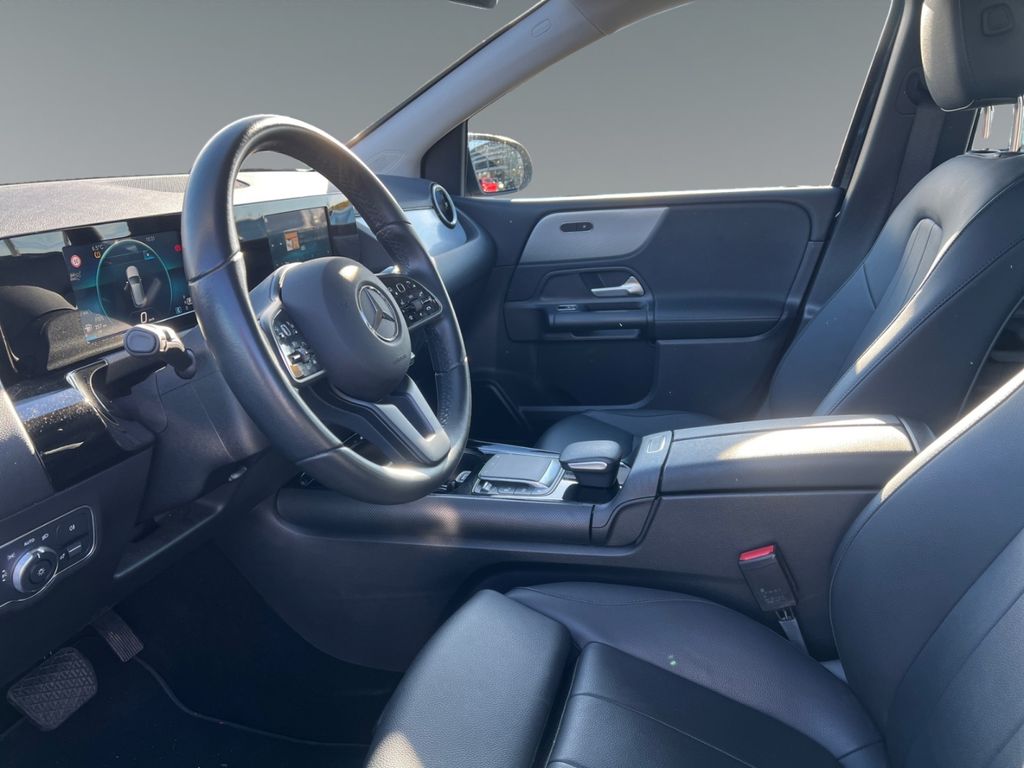 Mercedes-Benz B 200 2022