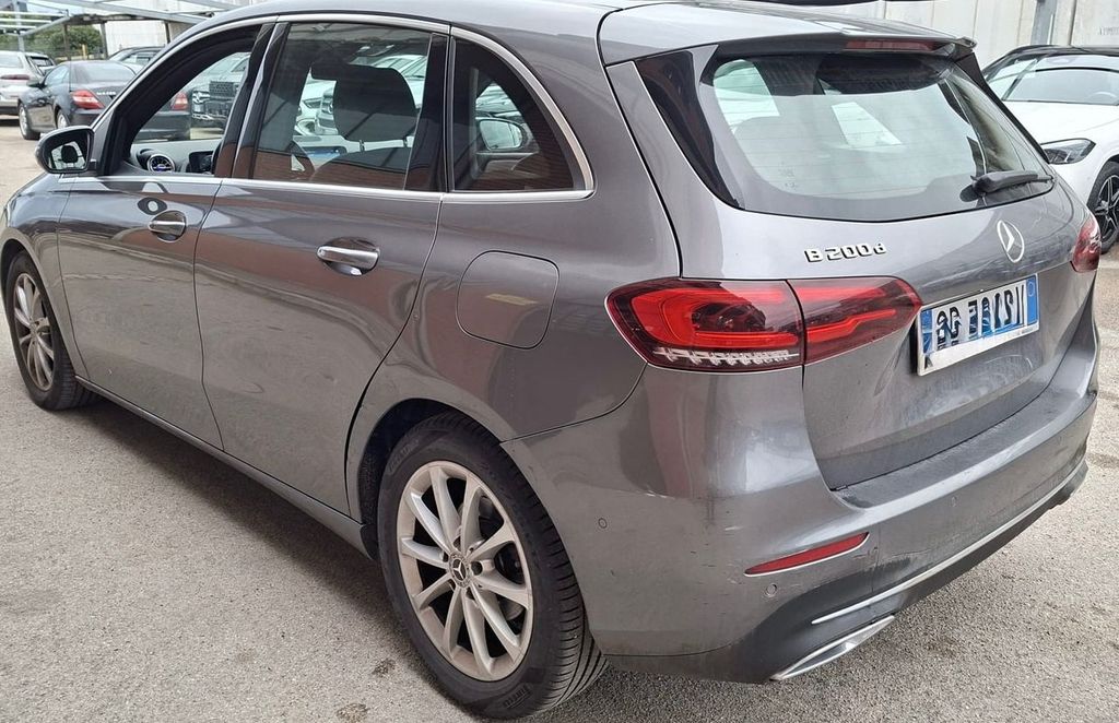 Mercedes-Benz B 200 2021