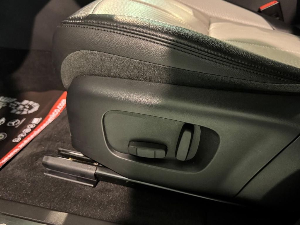 Land Rover Range Rover Evoque 2020