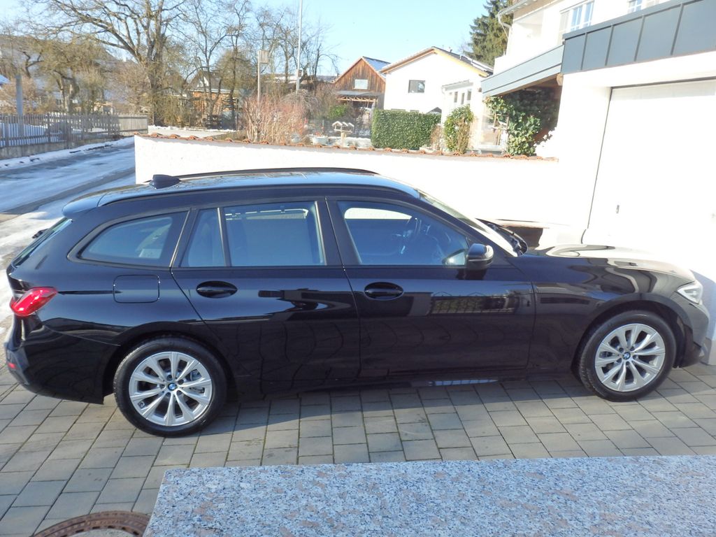 BMW 318 2021