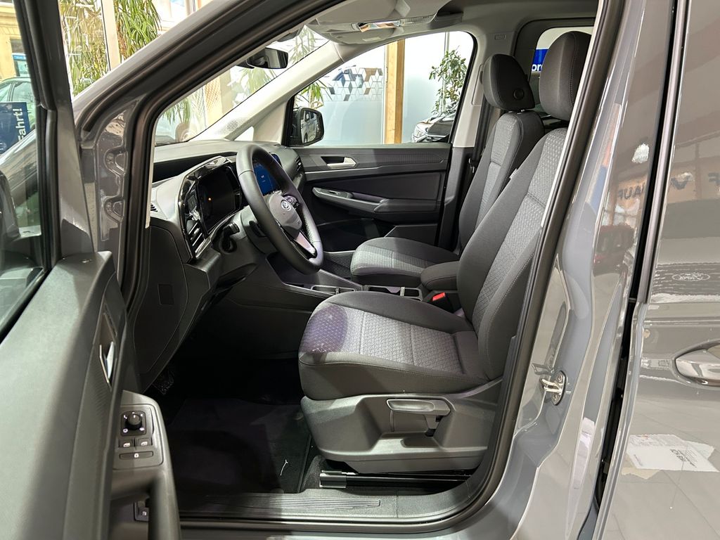 Ford Grand Tourneo 2025