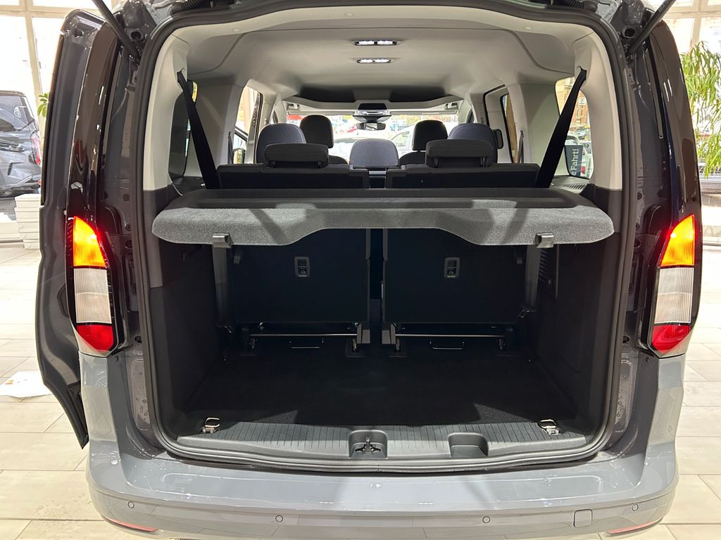 Ford Grand Tourneo 2025