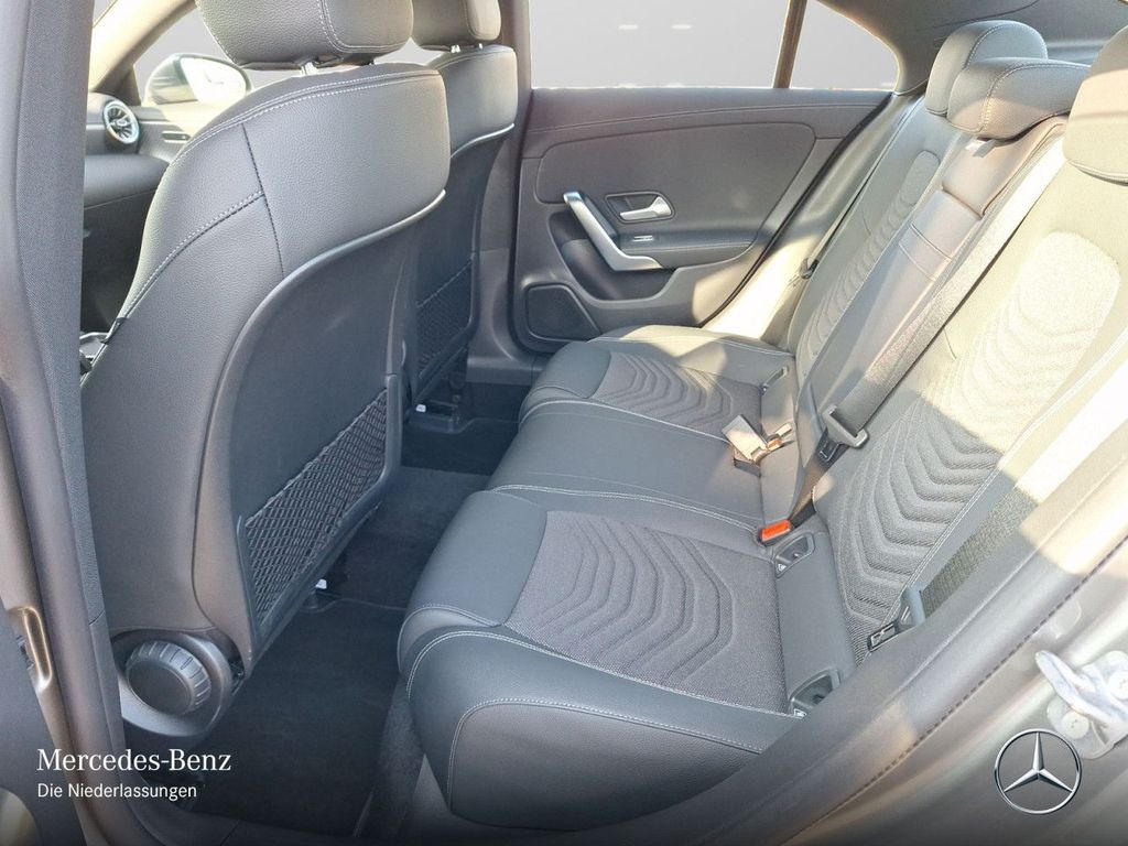 Mercedes-Benz CLA 180 2025