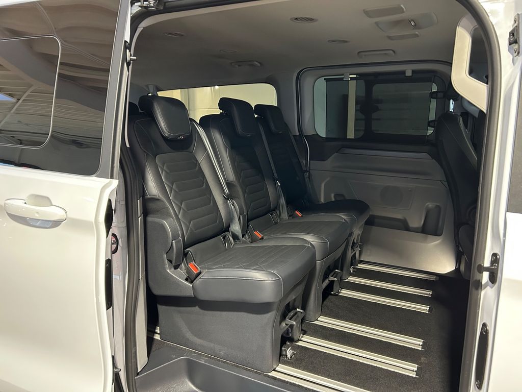 Ford Tourneo Custom 2025