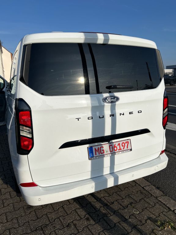 Ford Tourneo Custom 2025