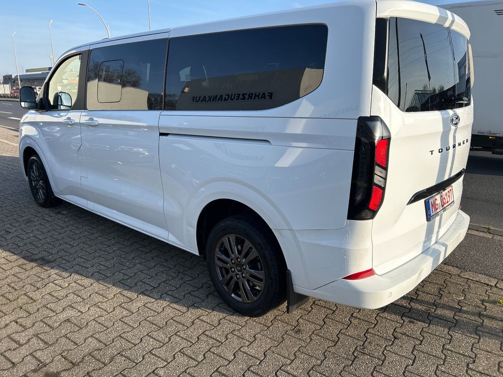 Ford Tourneo Custom 2025