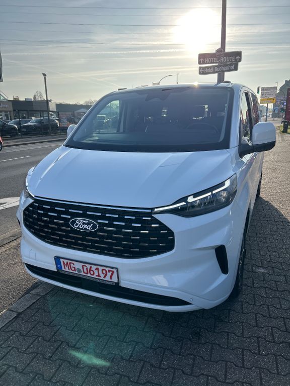 Ford Tourneo Custom 2025