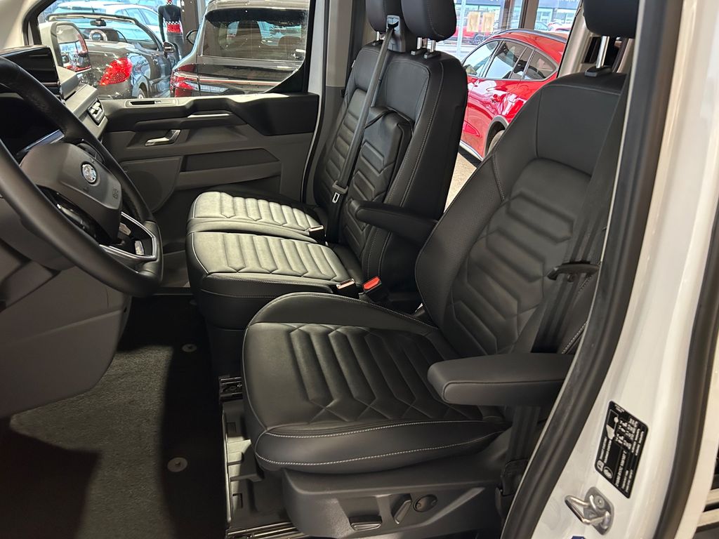 Ford Tourneo Custom 2025