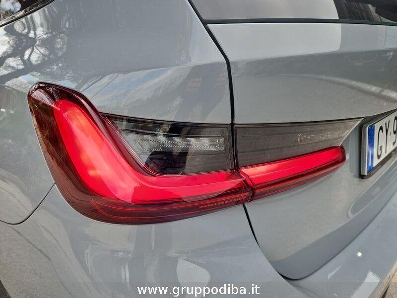 BMW 318 2025