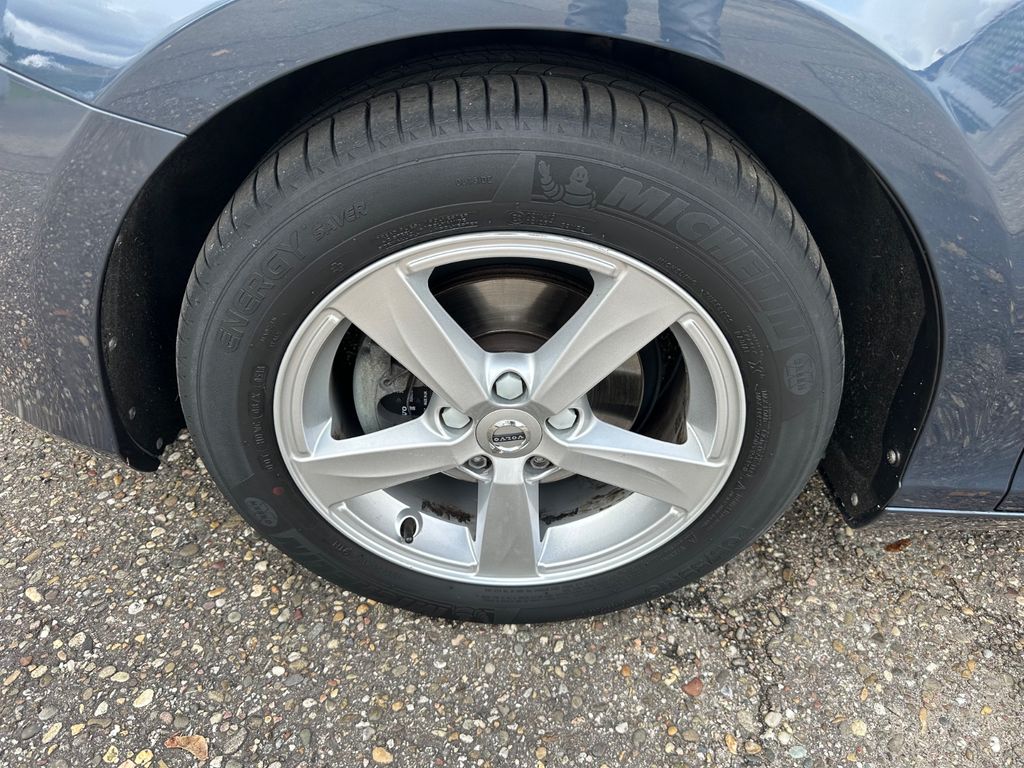 Volvo V40 2018