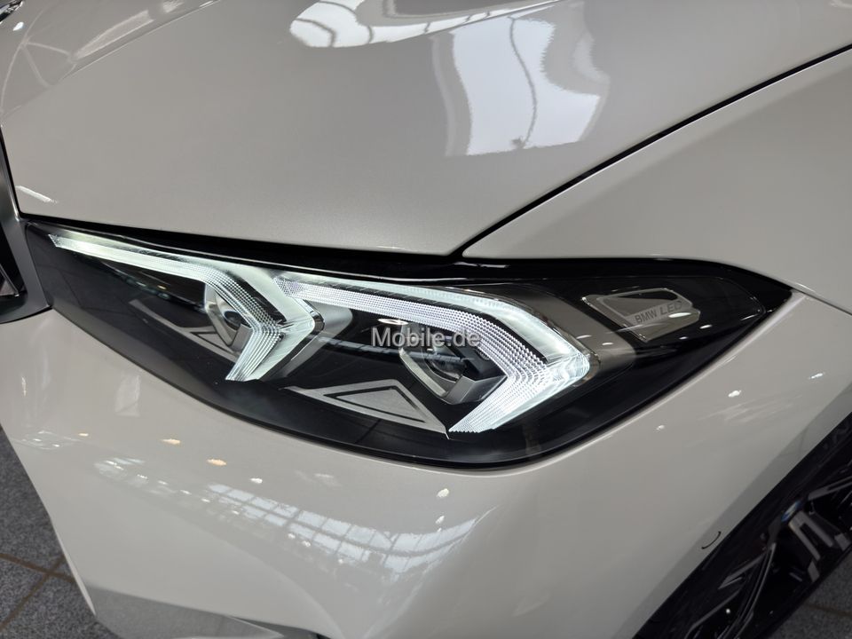 BMW 318 2025