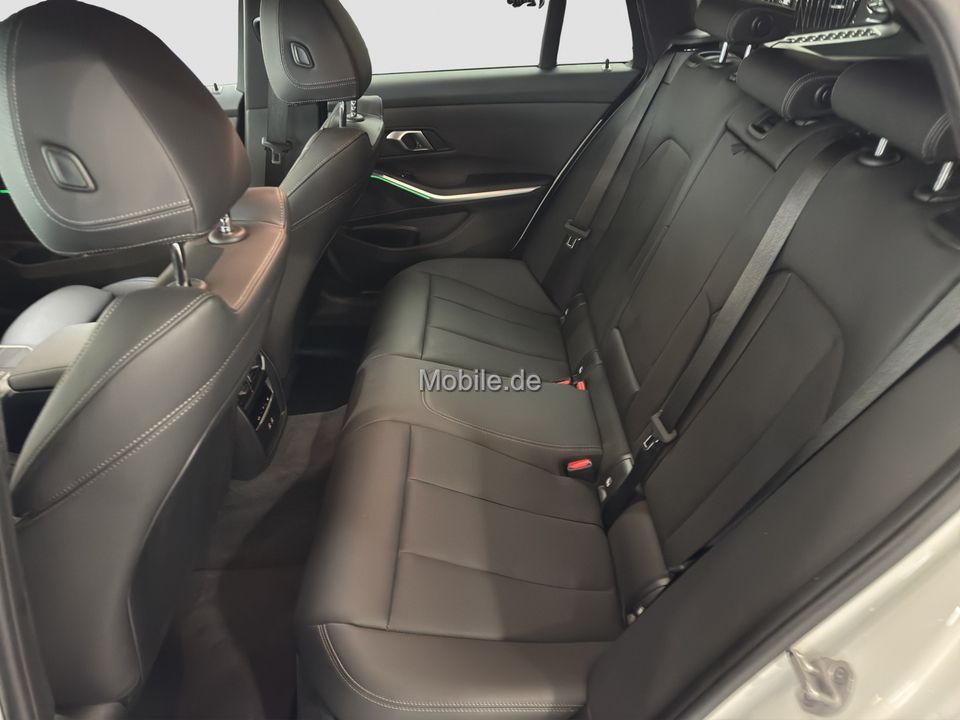 BMW 318 2025