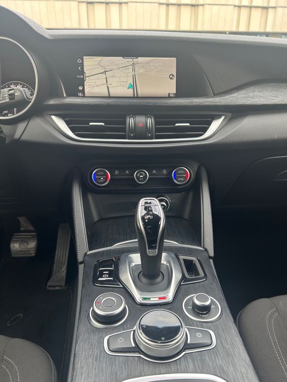Alfa Romeo Stelvio 2021