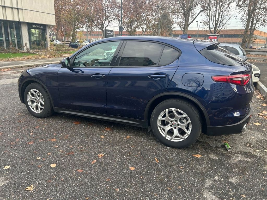 Alfa Romeo Stelvio 2021