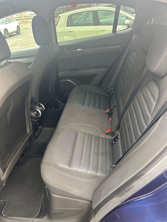 Alfa Romeo Stelvio 2021