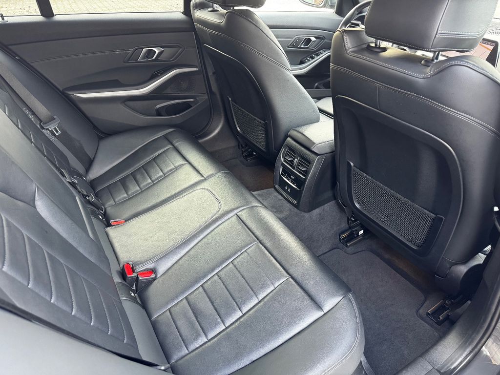 BMW 318 2020