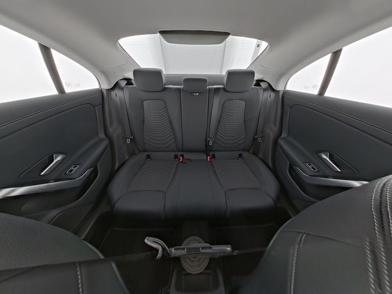 Mercedes-Benz CLA 180 2024