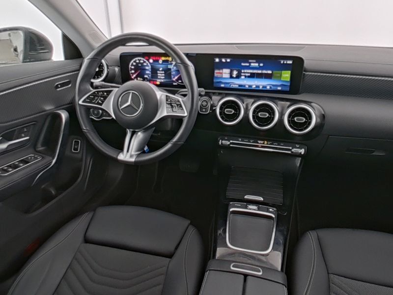 Mercedes-Benz CLA 180 2024