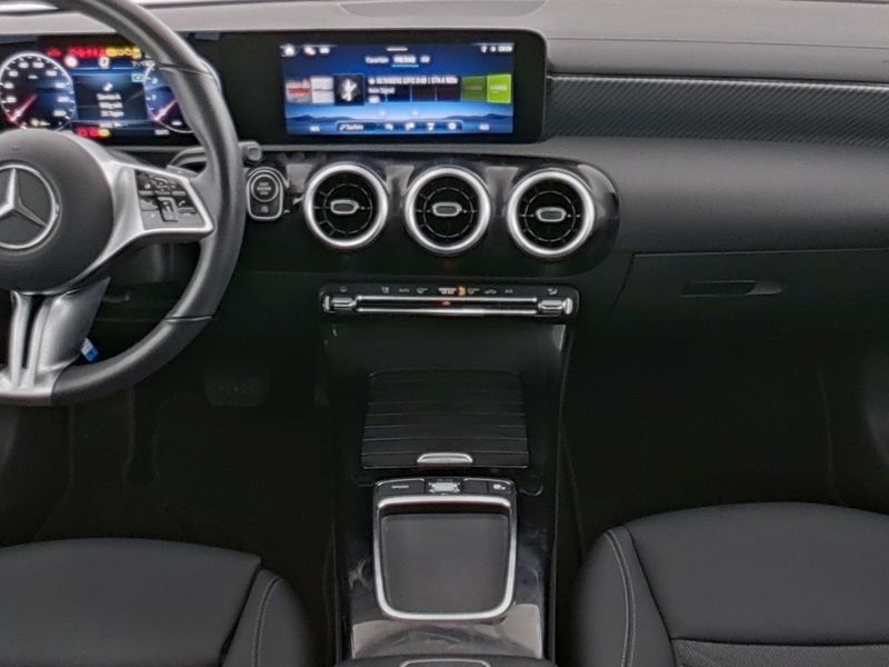 Mercedes-Benz CLA 180 2024