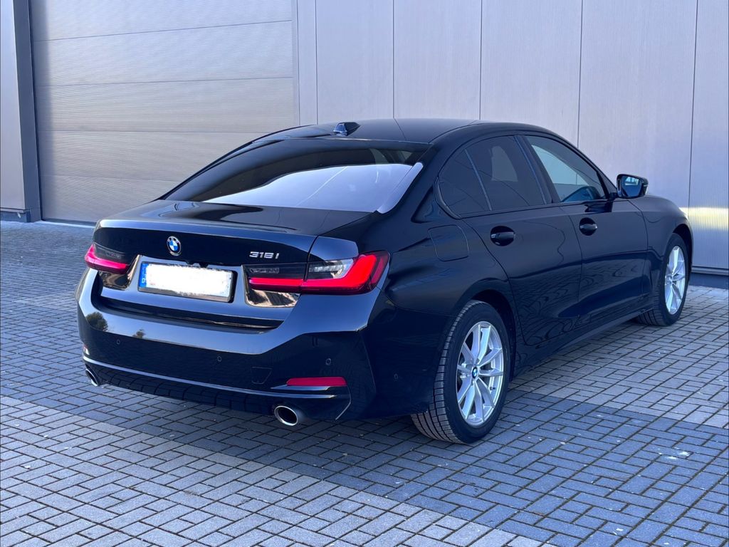 BMW 318 2024