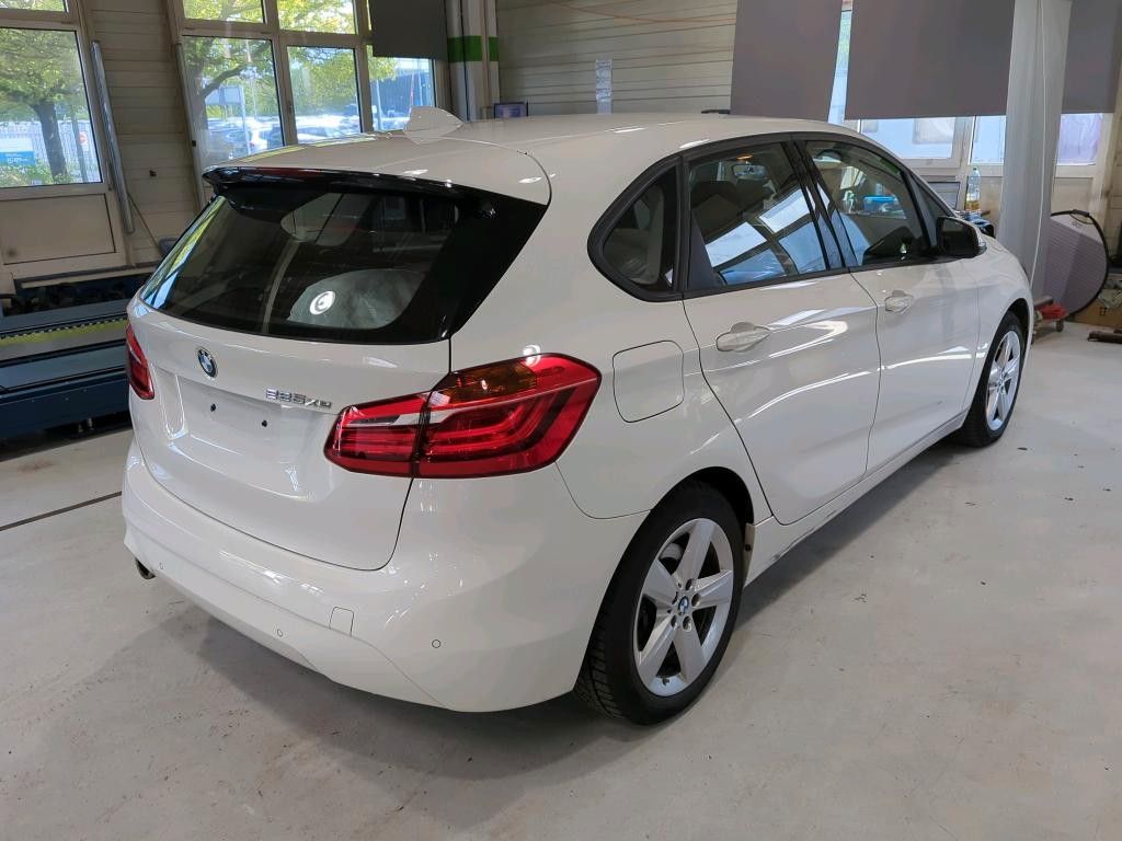 BMW 225 2021