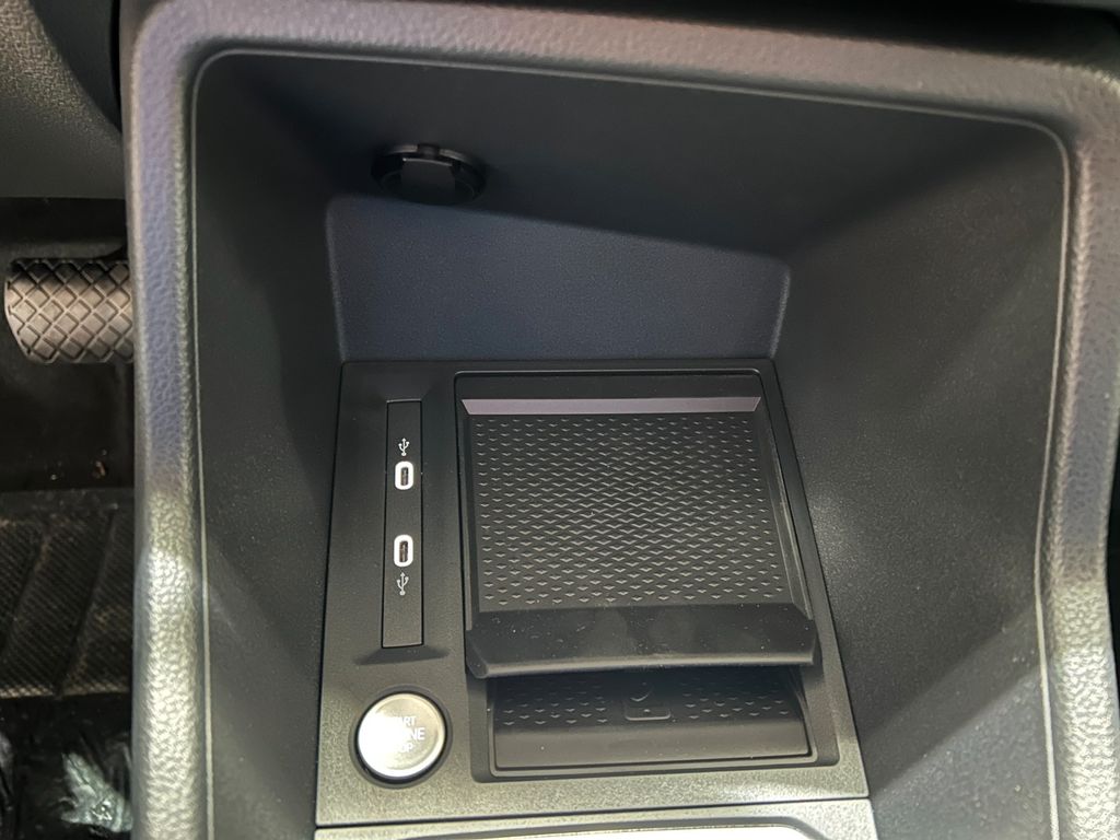 Ford Grand Tourneo 2025