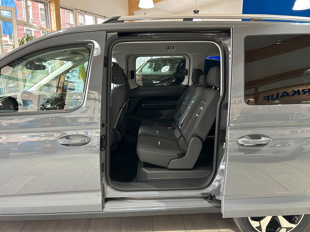 Ford Grand Tourneo 2025