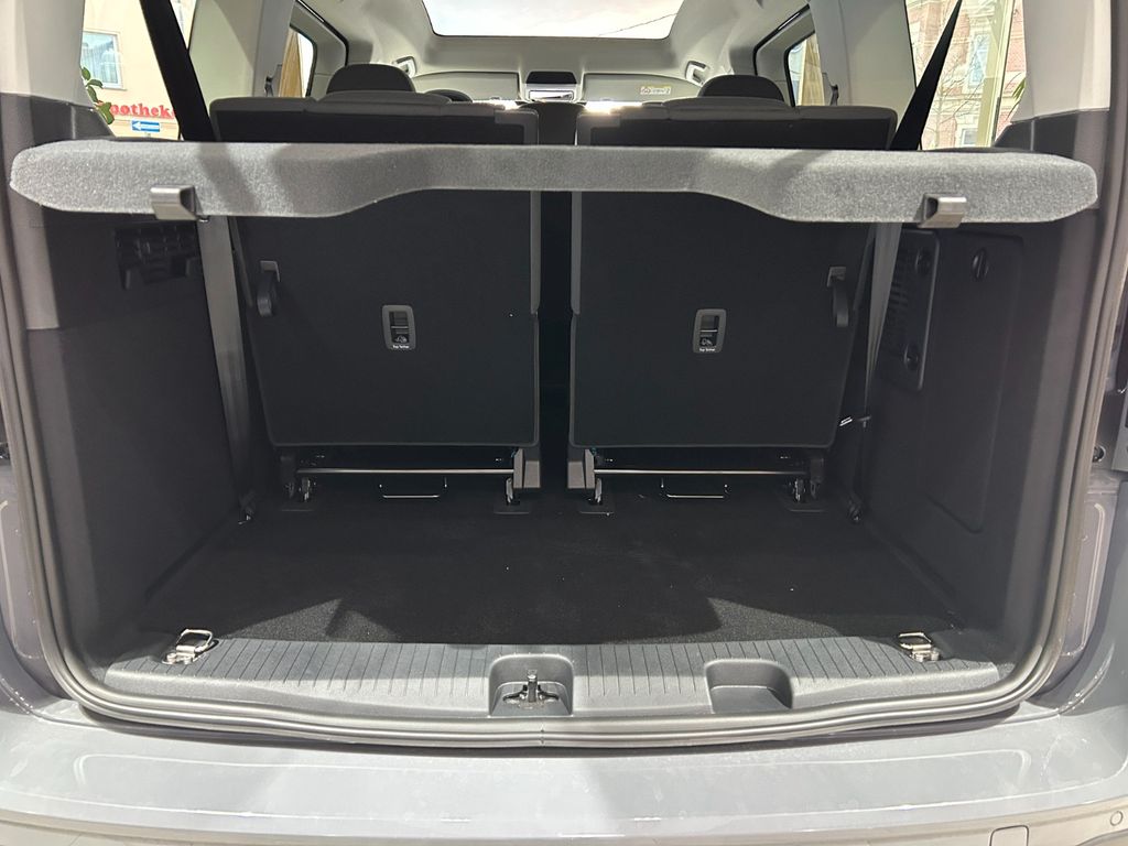 Ford Grand Tourneo 2025