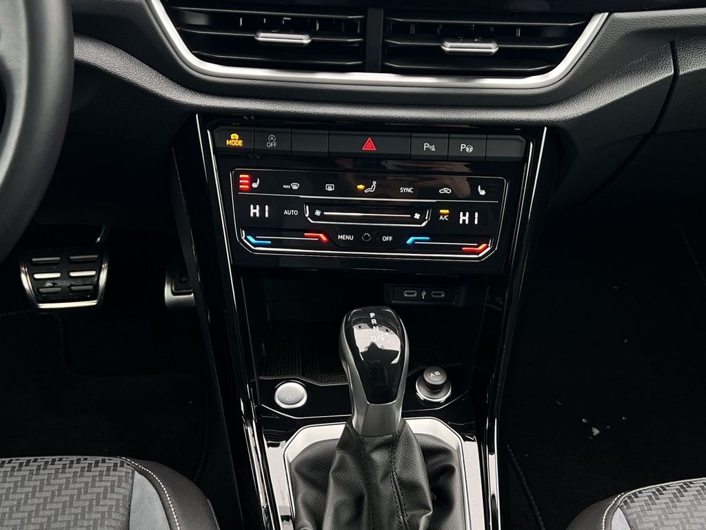 Volkswagen T-Roc 2024