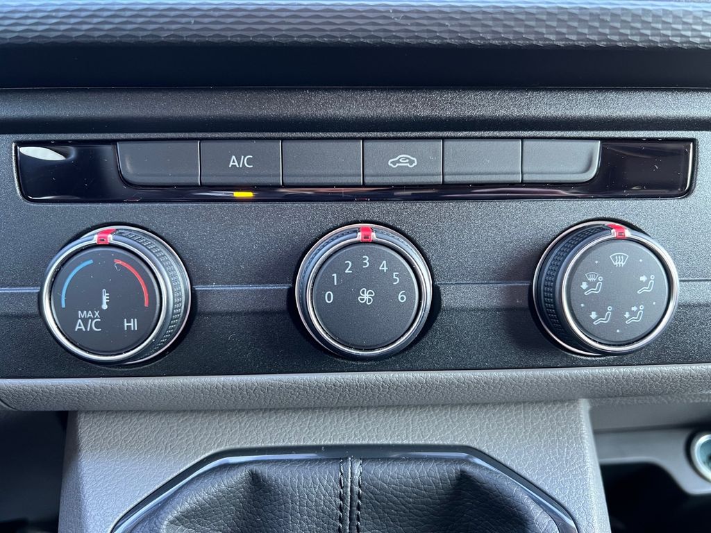 Volkswagen T6 Transporter 2024