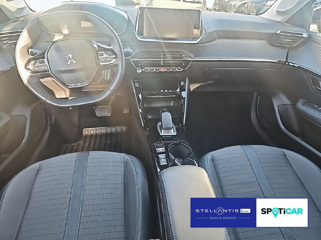 Peugeot 208 2021