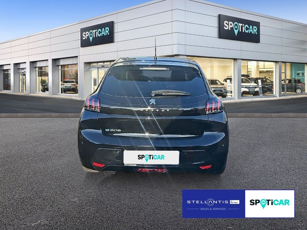 Peugeot 208 2021