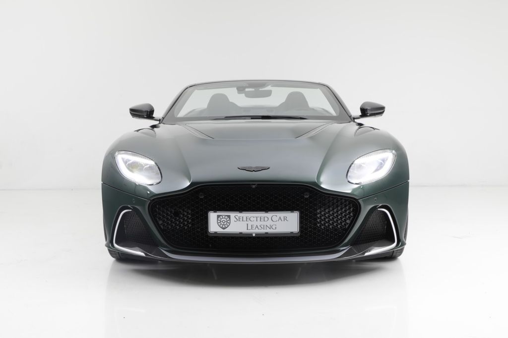 Aston Martin DBS 2023