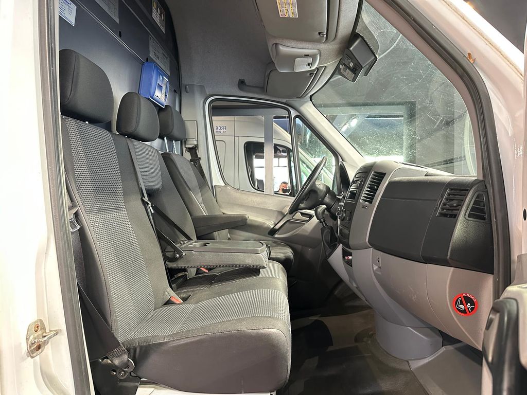 Mercedes-Benz Sprinter 2013