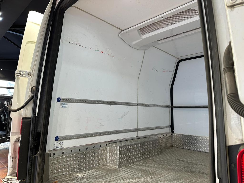 Mercedes-Benz Sprinter 2013