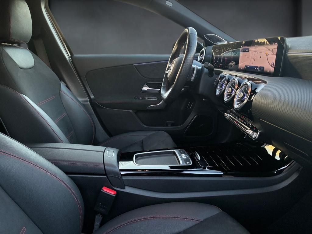 Mercedes-Benz A 180 2024